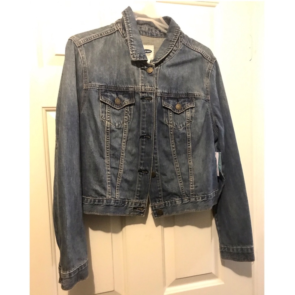 Cropped Old Navy Denim Jacket!! NEW!
